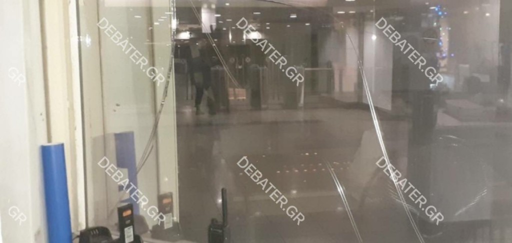 Κουκουλοφόρος που πήγε να συλληφθεί στο μετρό Ομόνοιας απέτρεψε να κάψουν ζωντανούς υπαλλήλους