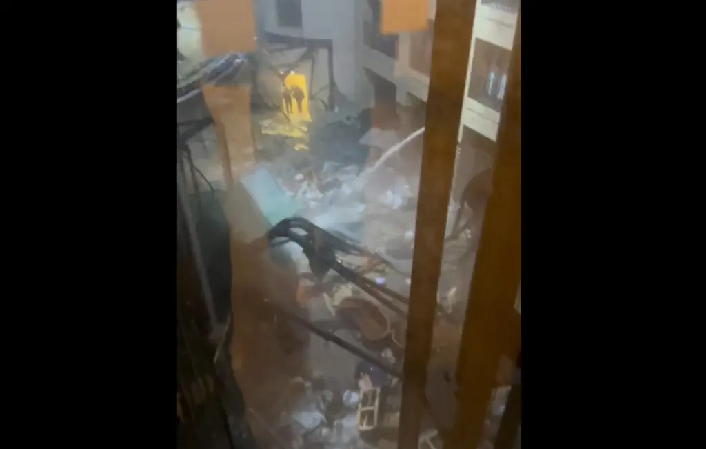 Ισχυρή έκρηξη ισοπέδωσε τεράστιο ενυδρείο στο Βερολίνο – Δύο τραυματίες (vids)