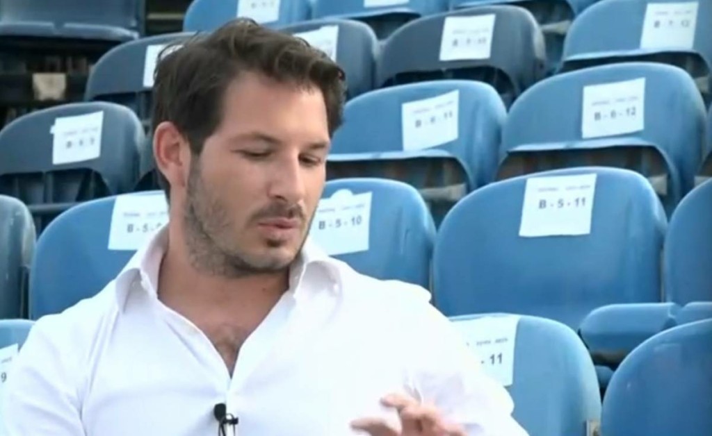 Γιώργος Περρής: “Το ότι μίλησα ανοιχτά για τη σεξουαλικότητά μου, ήταν μία πολιτική κίνηση”