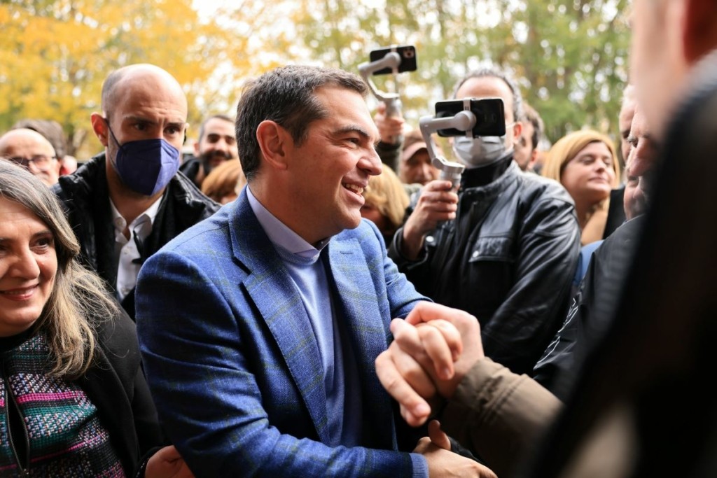 Μήνυμα για πολιτική αλλαγή έστειλε ο Τσίπρας από την Καστοριά – “Ο Μητσοτάκης κυβερνάει για την πάρτη του”