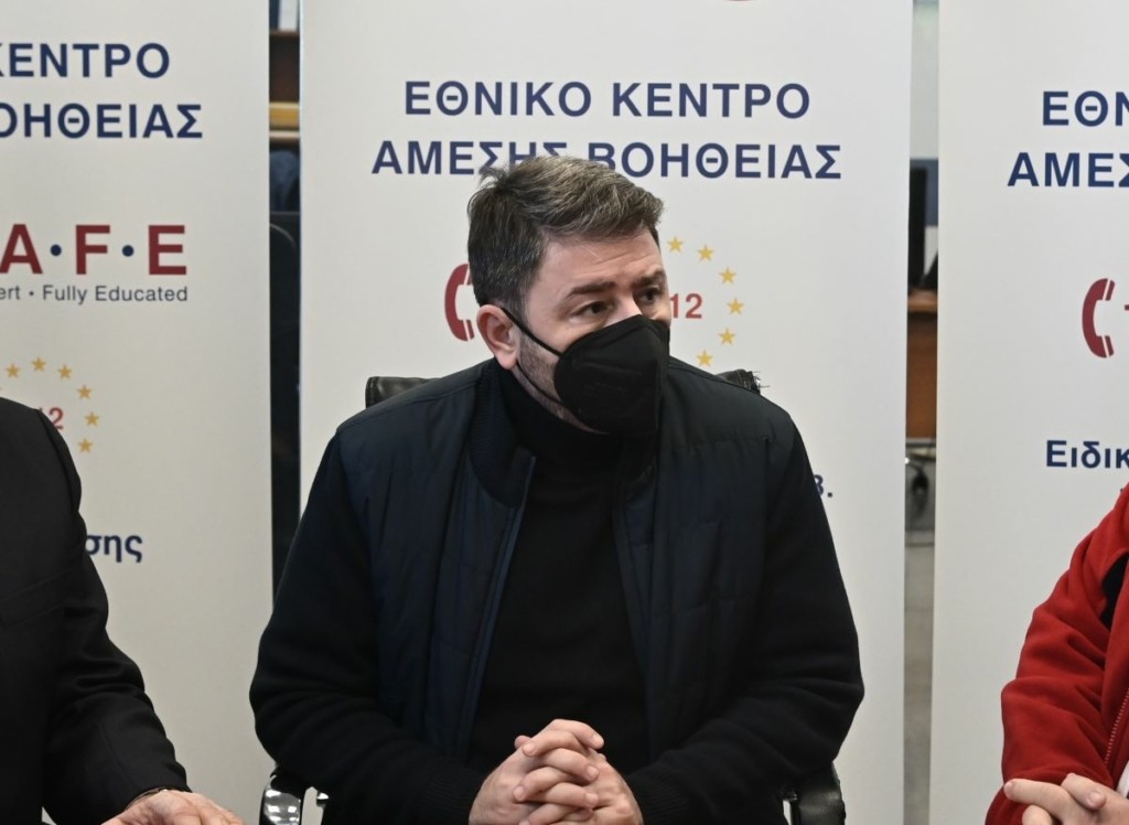 Ο Ανδρουλάκης επισκέφτηκε εργαζομένους του ΕΚΑΒ – “Είναι χρέος η ενίσχυση του ΕΣΥ μετά την πανδημία”