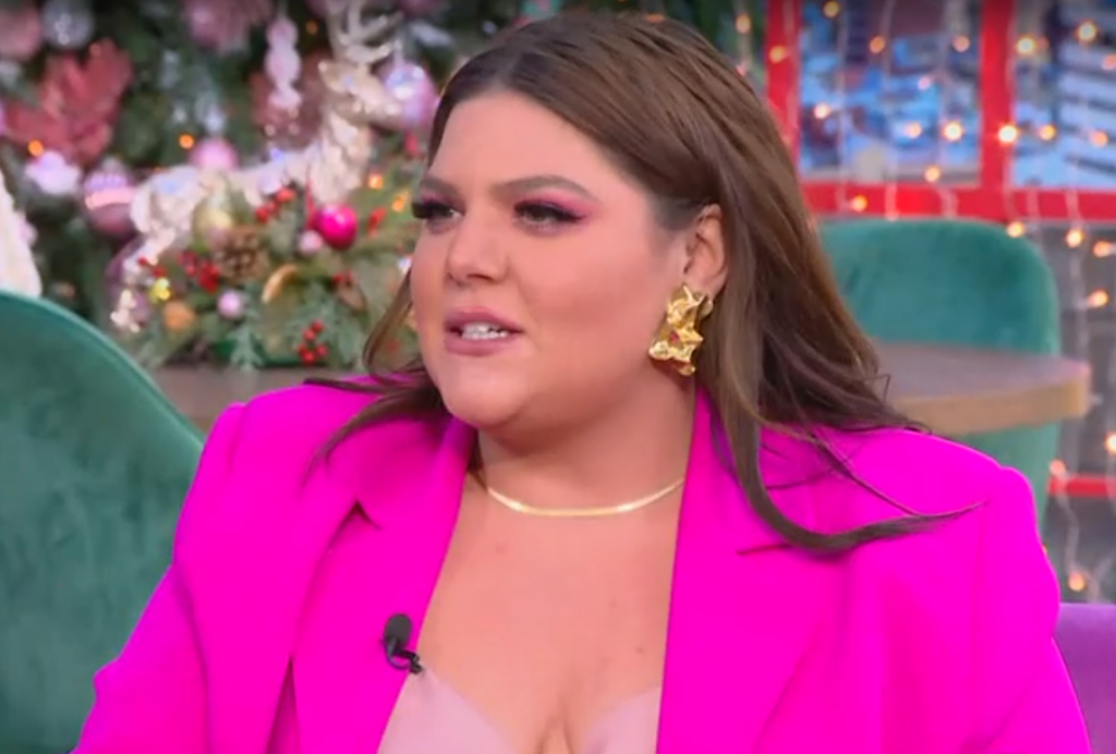 “Έβλεπα 3 ώρες ένα show και δεν ταυτίστηκα με καμία” – “Καρφιά” από τη Δανάη Μπάρκα για τα MadWalk (vid)