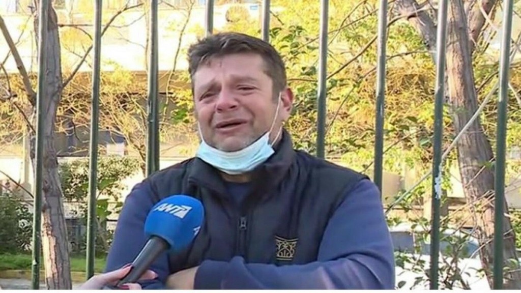 Συγκλονίζει ο πατέρας του κοριτσιού 2,5 ετών που δίνει “μάχη” με τον κορονοϊό – “Αντέχει η καρδούλα του” (vid)