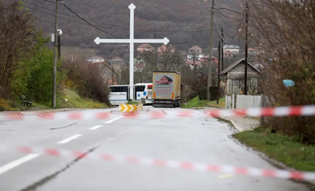 Κόσοβο: Επιθυμεί να φιλοξενήσει απελαθέντες από τις ΗΠΑ μετανάστες