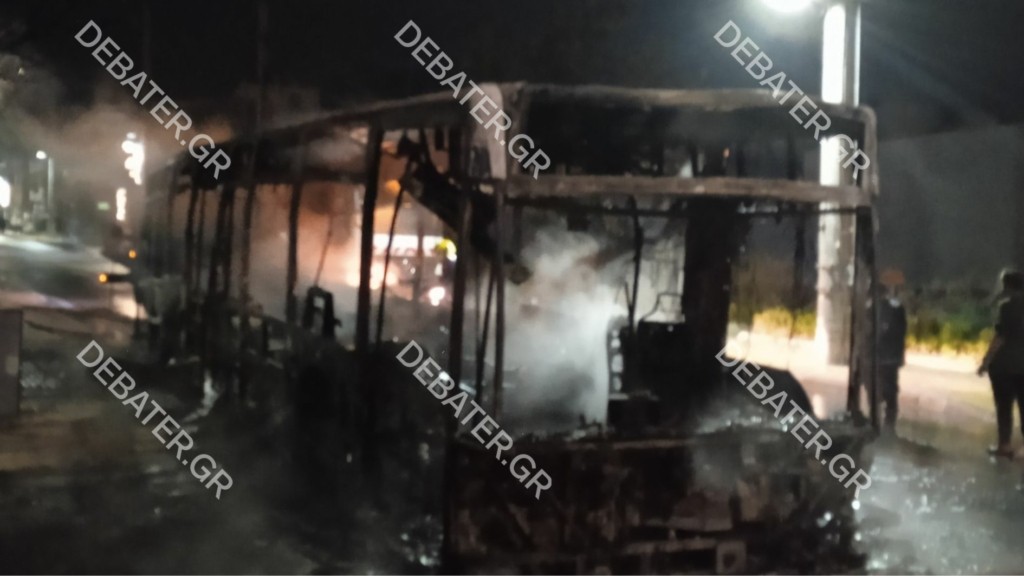 Νέα νύχτα έντασης για τον πυροβολισμό του 16χρονου – Ρομά σε όλη τη χώρα ξεσηκώθηκαν – Λαμπάδιασε λεωφορείο στο Ζεφύρι