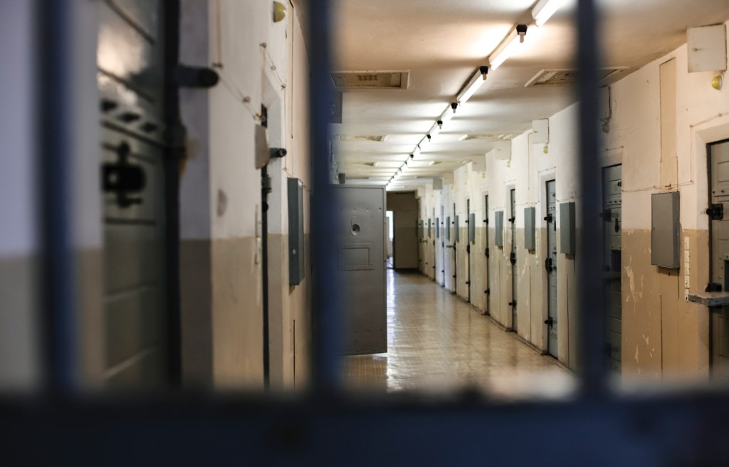 Δημοσιεύθηκε η ΚΥΑ για την εφαρμογή της κοινωφελούς εργασίας ως κύριας ή εναλλακτικής ποινής