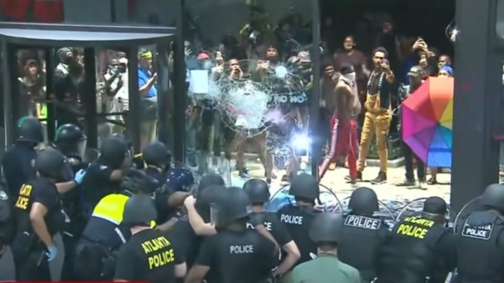 Η Μινεάπολη αποζημιώνει όσους τραυματίστηκαν από την αστυνομία στις διαδηλώσεις για τον Τζορτζ Φλόιντ