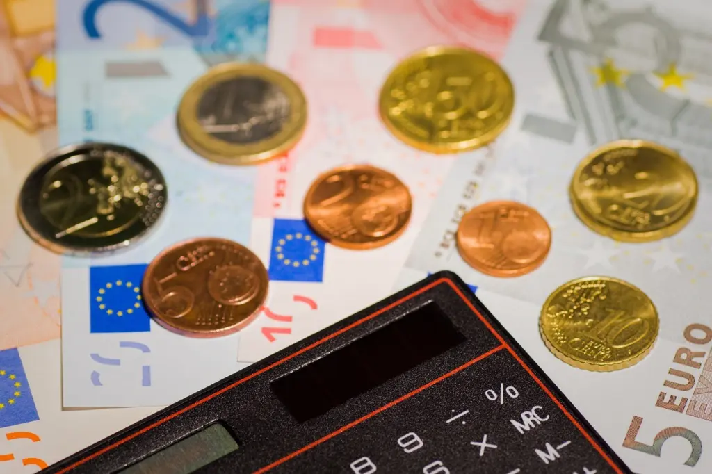Νέα μέτρα στήριξης φέρνει το 2023 – Αυξήσεις σε μισθούς, συντάξεις, επιδόματα – Ποιους αφορούν οι μειώσεις φόρων