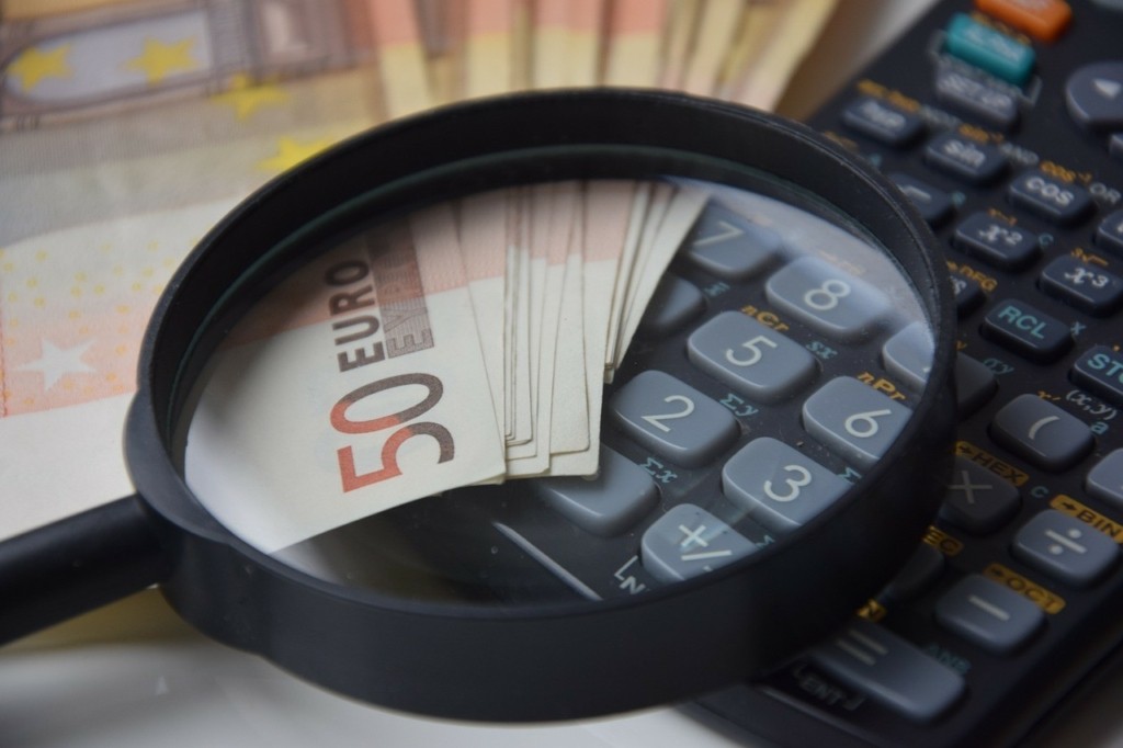 Στα ίδια επίπεδα για έναν χρόνο ακόμα τα επιτόκια των πάγιων ρυθμίσεων στην εφορία