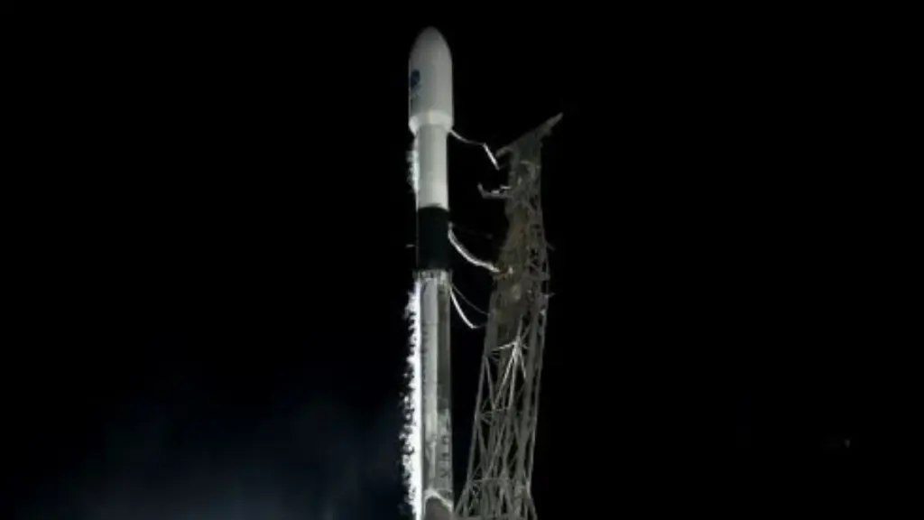 Εκτοξεύθηκε πύραυλος της SpaceX – Θα καταγράφει την επιφάνεια του νερού της Γης (pic&vids)