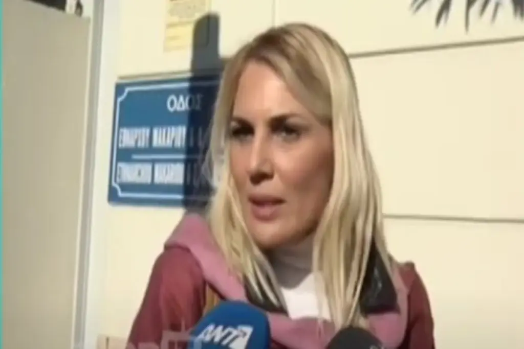 Αιχμές για τον ΣΚΑΪ άφησε η Κουτροκόη – “Δεν έχω να χαιρετήσω κάποιον, πήγα μόνο στα κορίτσια στο μακιγιάζ”