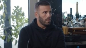 «Τα γεγονότα νομίζω ότι μιλούν από μόνα τους» – Το πρώτο μήνυμα του δημοσιογράφου που δέχθηκε επίθεση από τον Νίκο Παππά