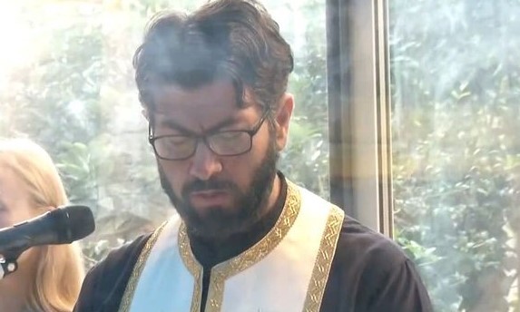 Η πρώτη αντίδραση του πατέρα Αντώνιου στην έρευνα  για τα τέσσερα κακουργήματα – “Τα ράσα μου δεν έχουν τσέπες”