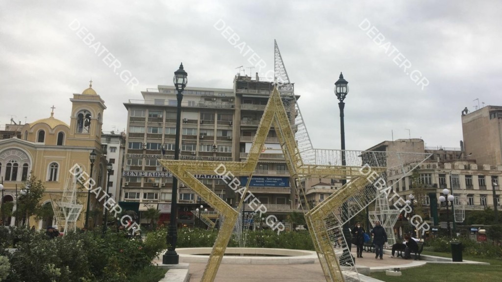 Tο DEBATER στις προετοιμασίες για τη φωταγώγηση του χριστουγεννιάτικου δέντρου στον Πειραιά – Το πιο λαμπερό στην Ελλάδα  (pics&vid)