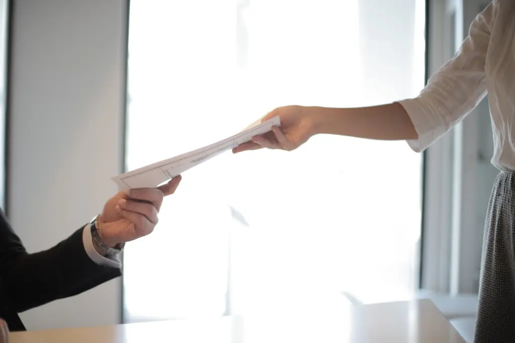 Εργοδότης απειλούσε εργαζόμενη στα Χανιά – “Αν με καταγγείλει στην επιθεώρηση εργασίας, θα τη στείλω στο νοσοκομείο για έξι μήνες”
