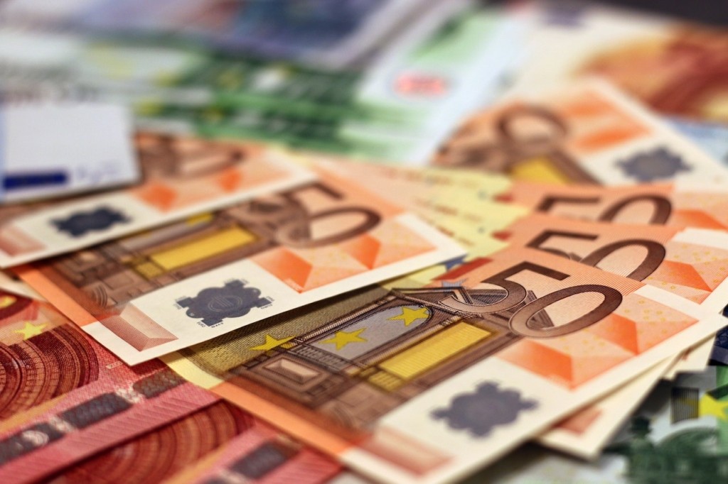 Ηλικιωμένη έπεσε θύμα απάτης στην Πάτρα –  Πέταξε 12.000 ευρώ από το μπαλκόνι της σε αγνώστους