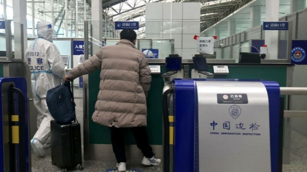 Συνεδριάζει εκτάκτως η Κομισιόν για “συντονισμένη προσέγγιση” μετά την έκρηξη κρουσμάτων κορονοϊού στην Κίνα
