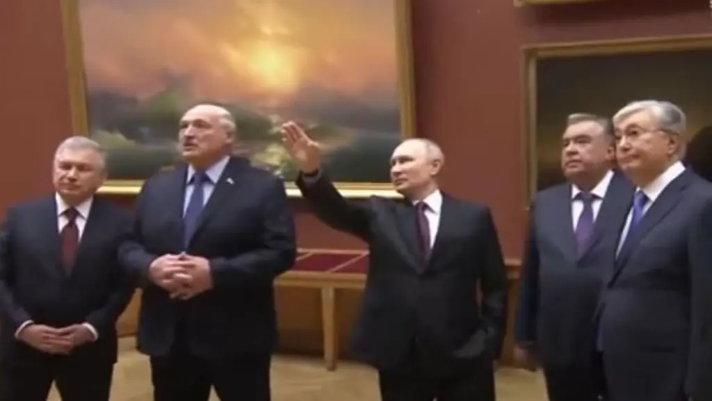 Ο Πούτιν έγινε ο νέος “άρχοντας των δαχτυλιδιών” – Το ιδιαίτερο δώρο που έκανε σε αρχηγούς κρατών (pics)
