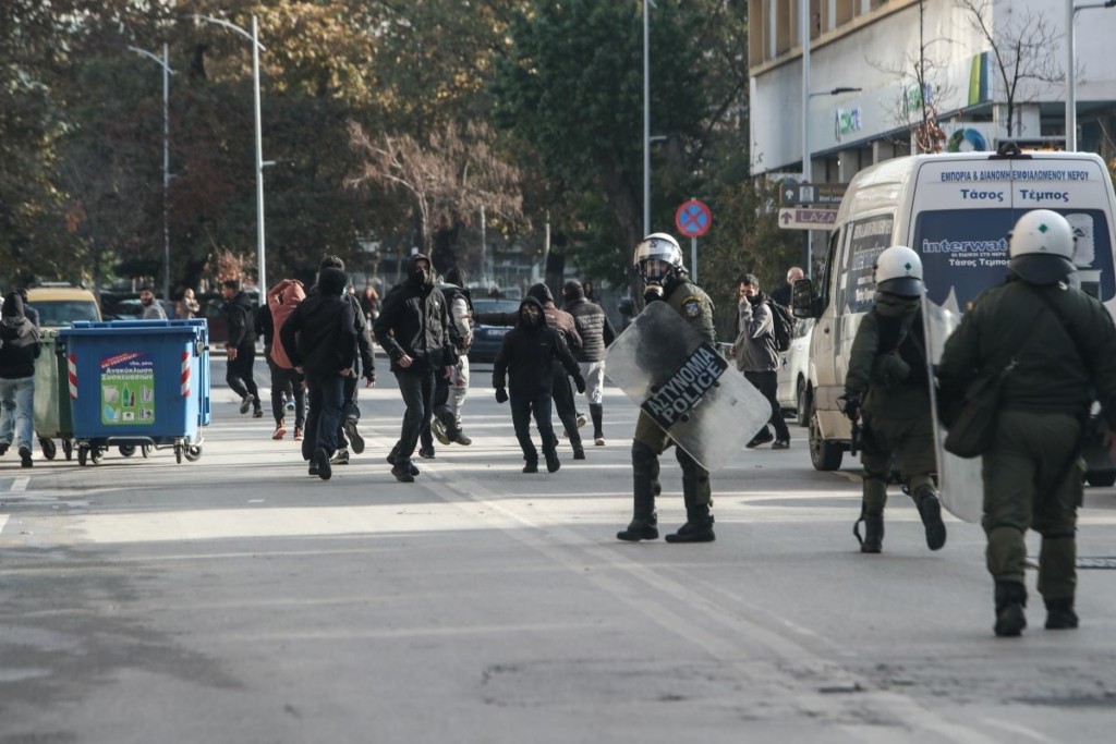 Βρέθηκε και η δεύτερη σφαίρα από τον πυροβολισμό του 16χρονου Ρομά – Τι εξετάζουν οι αρχές (vid)