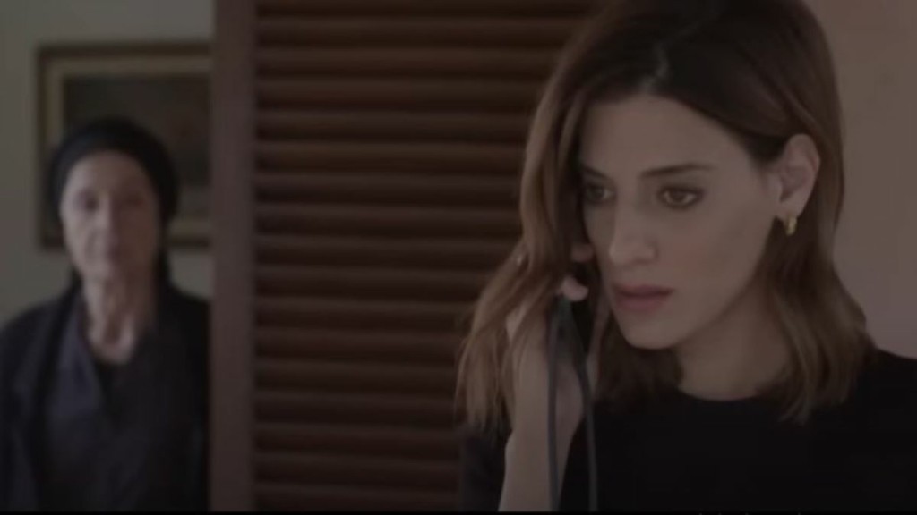 Σασμός – Η γιαγιά Ειρήνη με τον παπά προσπαθούν να βοηθήσουν την κατάσταση με την Αργυρώ και τον Αστέρη