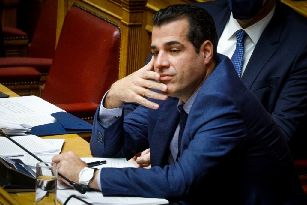 Η αντίδραση του Θάνου Πλέυρη για το λουκέτο σε δύο φαρμακαποθήκες από τον ΕΟΦ – “Αναστολή σε όποιον δε συνεργάζεται”