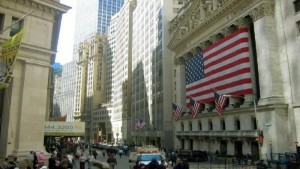 Wall Street: Μικρές απώλειες μετά τα νέα στοιχεία για τον πληθωρισμό στις ΗΠΑ