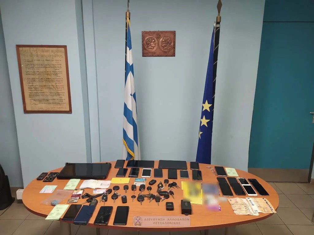 Εξαρθρώθηκε “δαιδαλώδες” κύκλωμα διακίνησης μεταναστών – Ο “εγκέφαλος”, η “ταρίφα” και οι κρύπτες σε φορτηγά (pics)