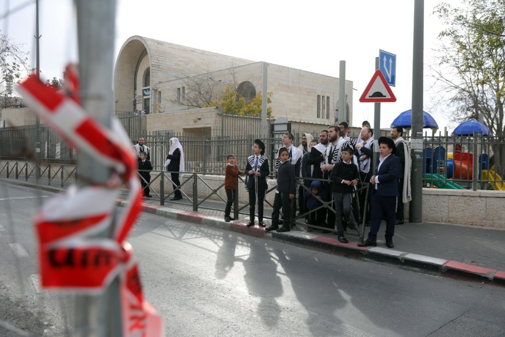 Νέα επίθεση στην Ιερουασαλήμ μετά το μακελειό στη συναγωγή – Δύο τραυματίες (vids)