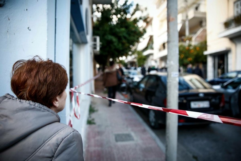 Ανατροπή με τον απαγχονισμό του 50χρονου στο Μοσχάτο – “Του έσπρωξα την καρέκλα” είπε η γυναίκα που ήταν μαζί του
