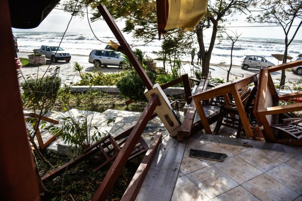 Ανεμοστρόβιλος στην Παραμυθιά Θεσπρωτίας – Κατέρρευσαν στέγες, φράχτες και καμινάδες