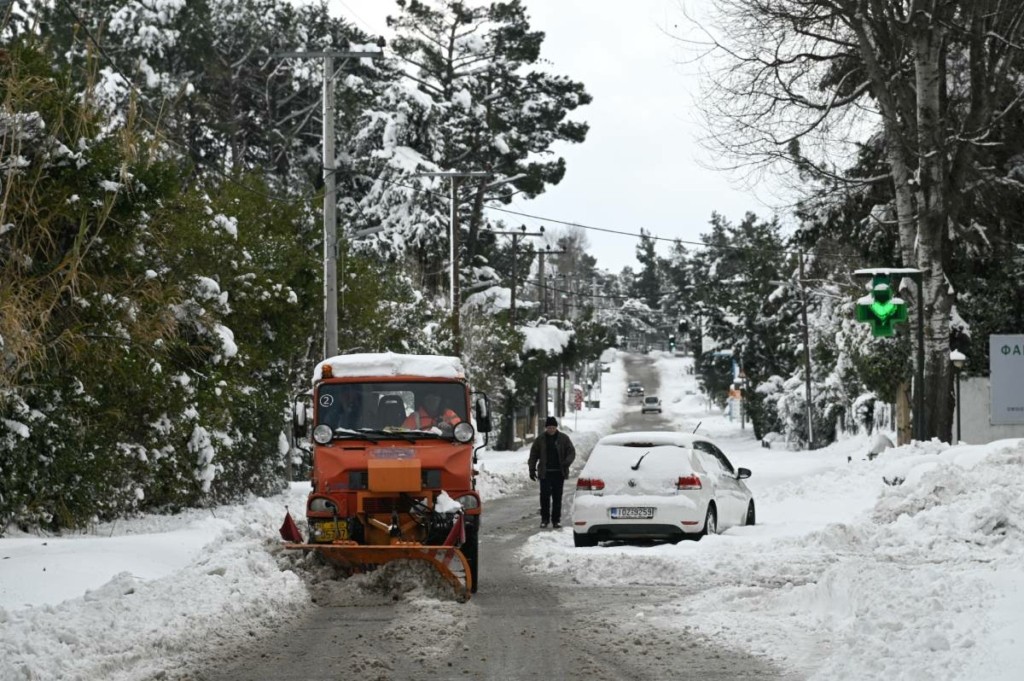 Σε ποιες περιοχές φέρνει καταιγίδες και χιόνια η “πολική μπάλα” – Κίνδυνος για πλημμύρες στην Αττική