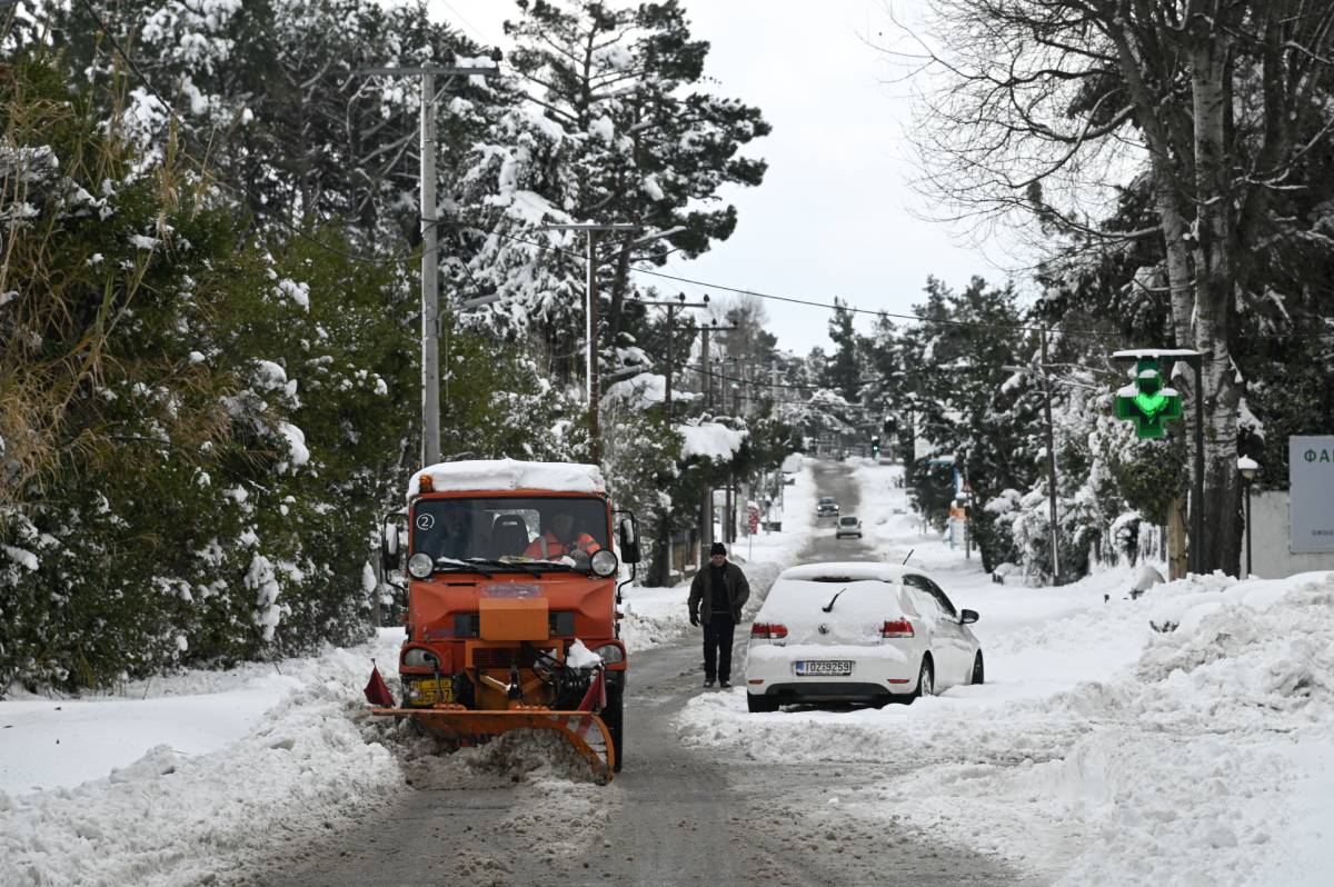Σε ποιες περιοχές φέρνει καταιγίδες και χιόνια η “πολική μπάλα” – Κίνδυνος για πλημμύρες στην Αττική