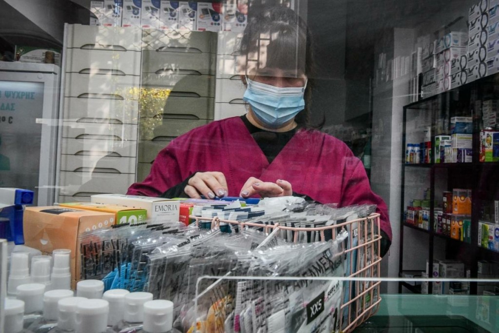 Πλεύρης για έλλειψη φαρμάκων – “Η ελληνική βιομηχανία μπορεί να την καλύψει με γενόσημα”