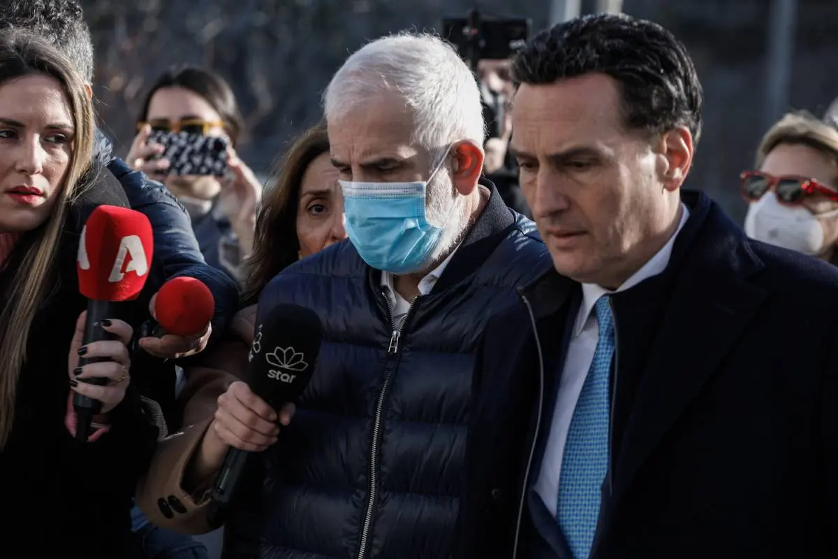 Τα πρώτα λόγια του Πέτρου Φιλιππίδη στη δίκη του – “Καταστράφηκα – Έχω κατηγορηθεί για πράγματα που σιχαινόμουν”