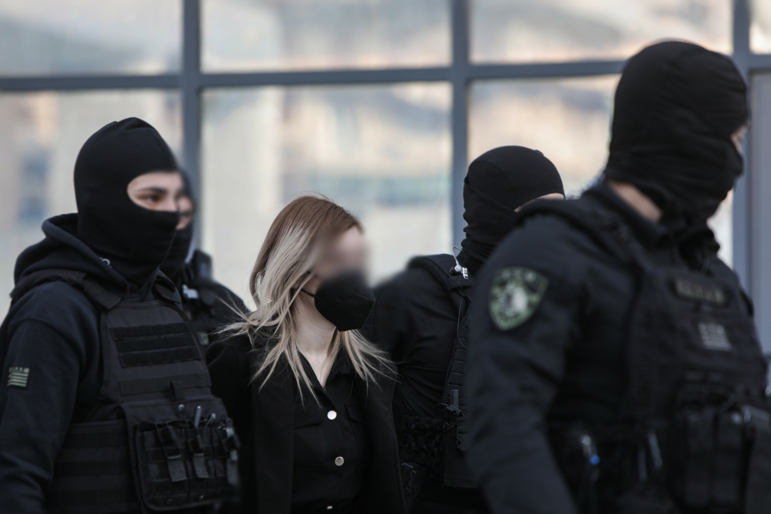 Τα στοιχεία που “καρφώνουν” την Πισπιρίγκου – Η διαφήμιση κεταμίνης στο κινητό που την “έκαψε” (vids)