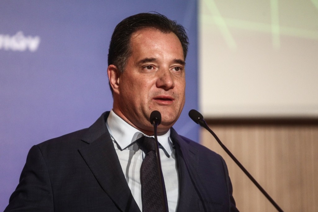 Ο Άδωνις Γεωργιάδης για τον τέως βασιλιά Κωνσταντίνο – “Αν δεν ήμουν στο εξωτερικό θα πήγαινα στην κηδεία” (vid)