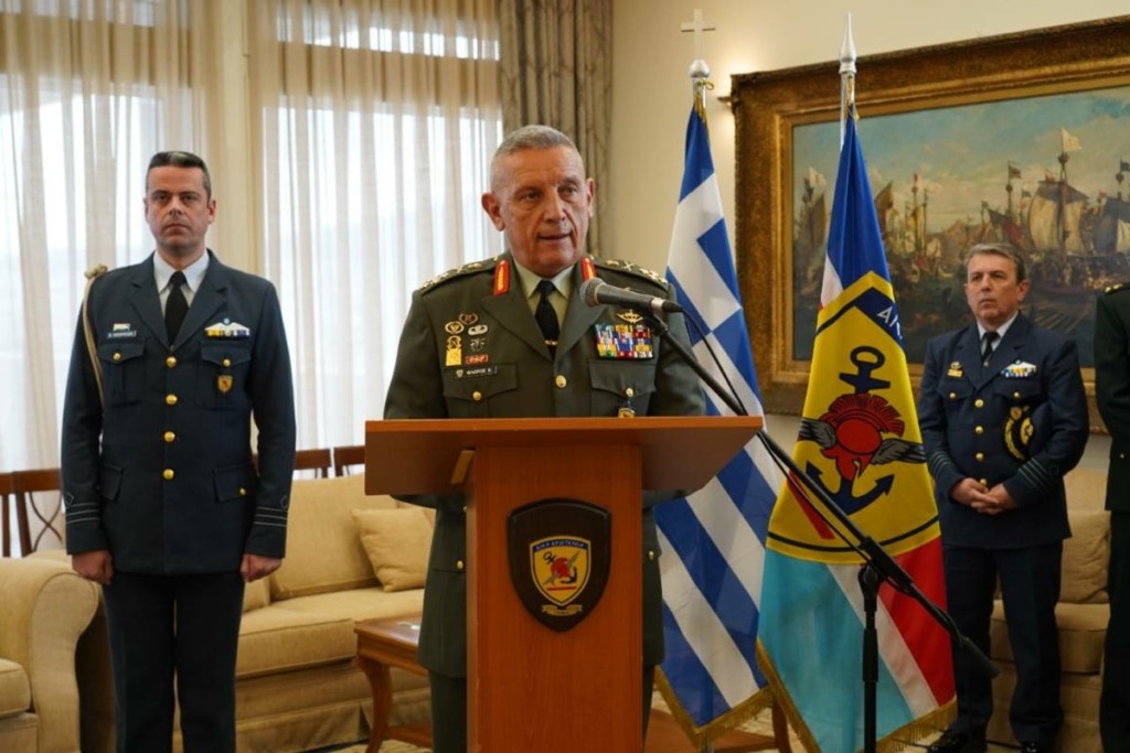 Παρατάθηκε η θητεία του Κωνσταντίνου Φλώρου – Για ακόμα ένα χρόνο αρχηγός ΓΕΕΘΑ – Οι νέοι αρχηγοί σε ΓΕΣ και ΓΕΝ