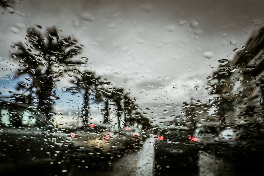 Συνεχίζεται η κακοκαιρία το Σάββατο – Πού θα βρέξει και πού θα σημειωθούν υψηλές θερμοκρασίες