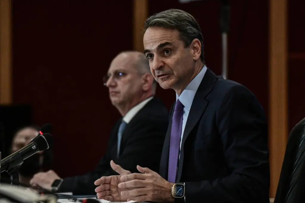 Νέο ενιαίο μισθολόγιο το 2024 στο Δημόσιο ανακοίνωσε ο Μητσοτάκης – Τι είπε για κατώτατο μισθό, ακρίβεια, φόρους