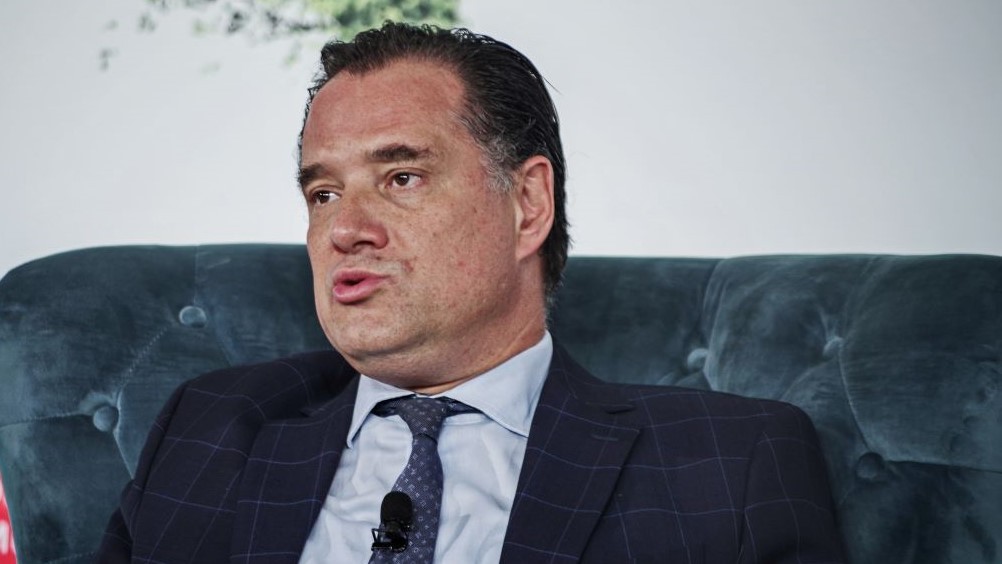 Ο Άδωνις Γεωργιάδης εξηγεί γιατί δεν πήγε στην κηδεία του τέως βασιλιά Κωνσταντίνου