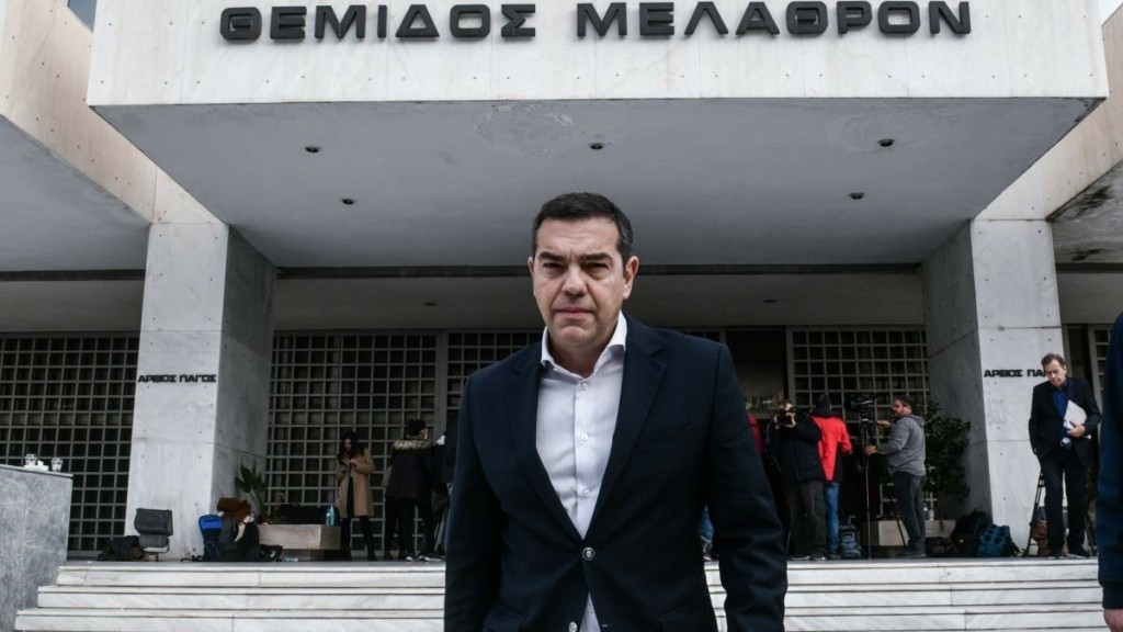 Έξαλλος ο Τσίπρας με Ντογιάκο για τις παρακολουθήσεις – “Παραιτούμαι της βουλευτικής ασυλίας, σας περιμένω να με συλλάβετε”