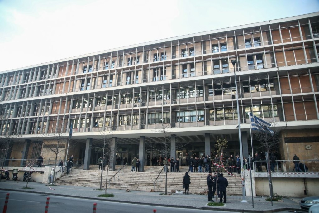 Κατέθεσε η αδελφή του Άλκη Καμπανού – “Αντιμετώπιζε τις καταστάσεις με ψυχραιμία και λογική”