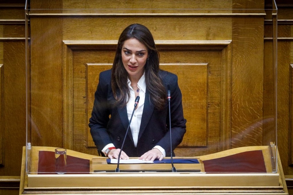 Η Δόμνα Μιχαηλίδου απαντάει για πρώτη φορά με το σάλο για τη 12χρονη – “Προτιμώ να φάω εγώ τη λάσπη”