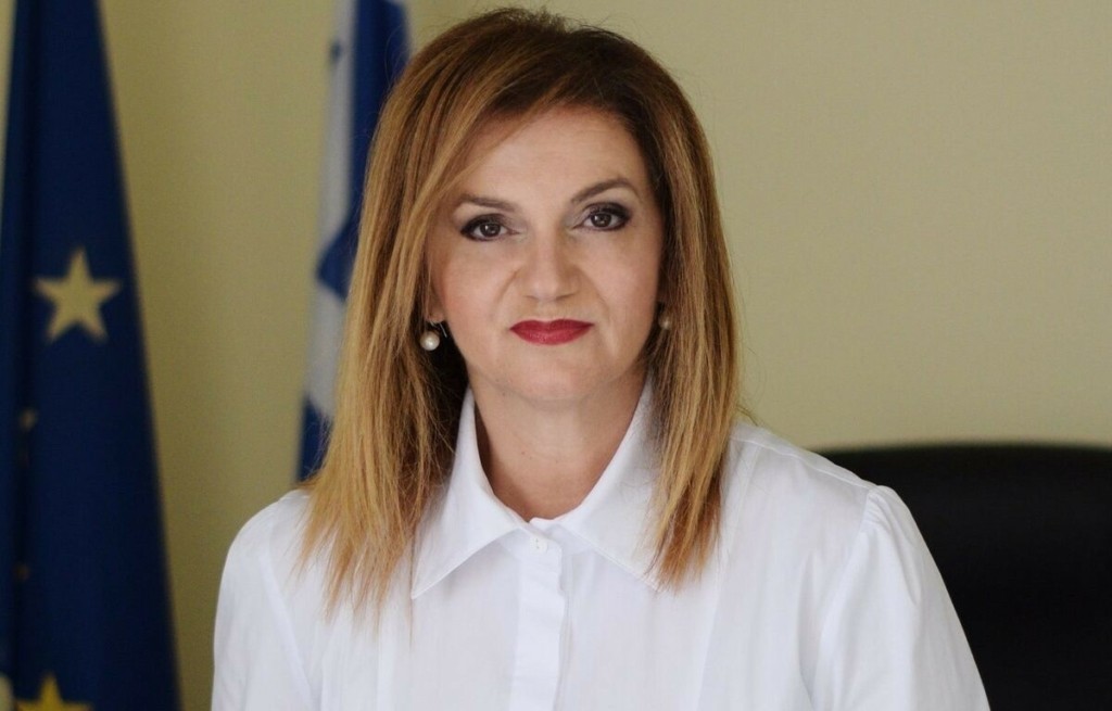 Ποια είναι η Ελένη Μακρή – Θεοδώρου που παίρνει την έδρα του Θέμη Χειμάρα – Το βιογραφικό της