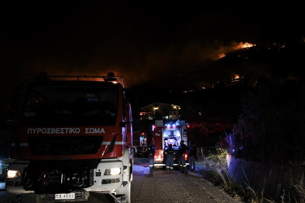 Μεγάλη φωτιά στην Κύμη – Ισχυρές πυροσβεστικές δυνάμεις στο σημείο