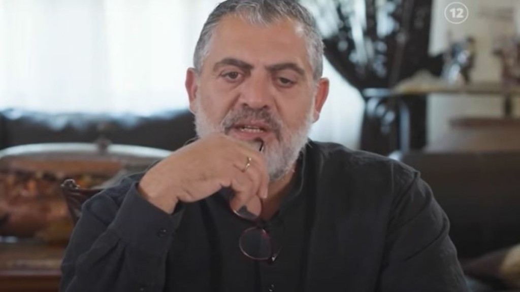 Η γη της ελιάς – Ο Κίμωνας ξεκαθαρίζει στον Δημοσθένη πως δε θα εμπλακεί ξανά σε παράνομες δραστηριότητες