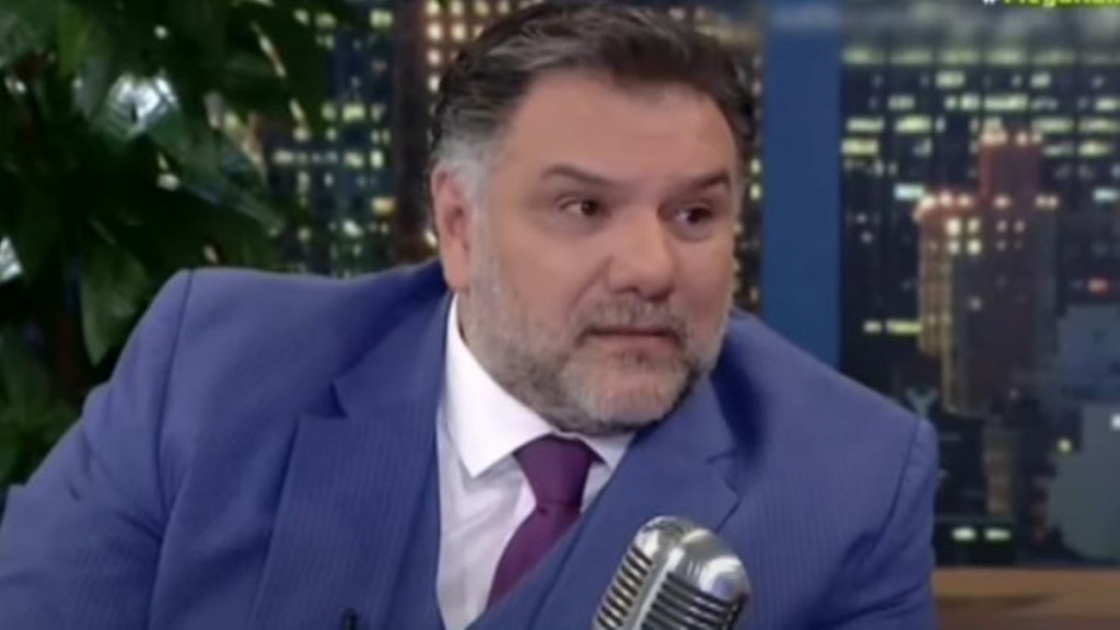 Το παράπονο του Αρναούτογλου για τον Μουτσινά – “Με έχει στενοχωρήσει πολύ, το πήρα προσωπικά” (vid)