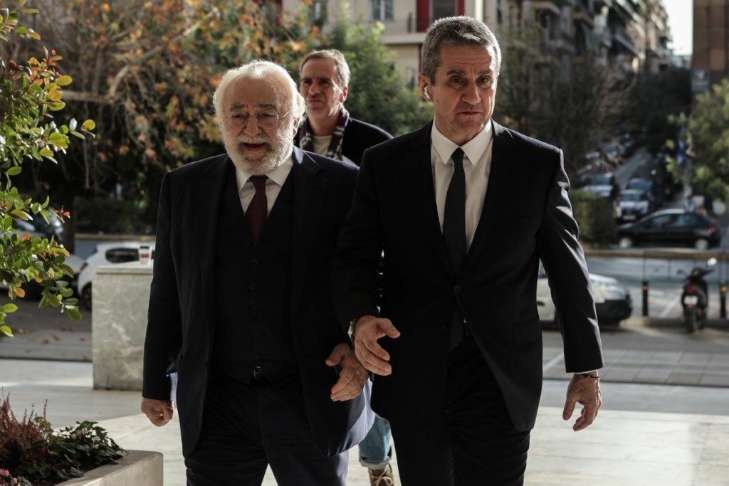 Στη διάθεση του Ειδικού Δικαστηρίου το κινητό του Καλογρίτσα – Τι δήλωσε ο Λοβέρδος