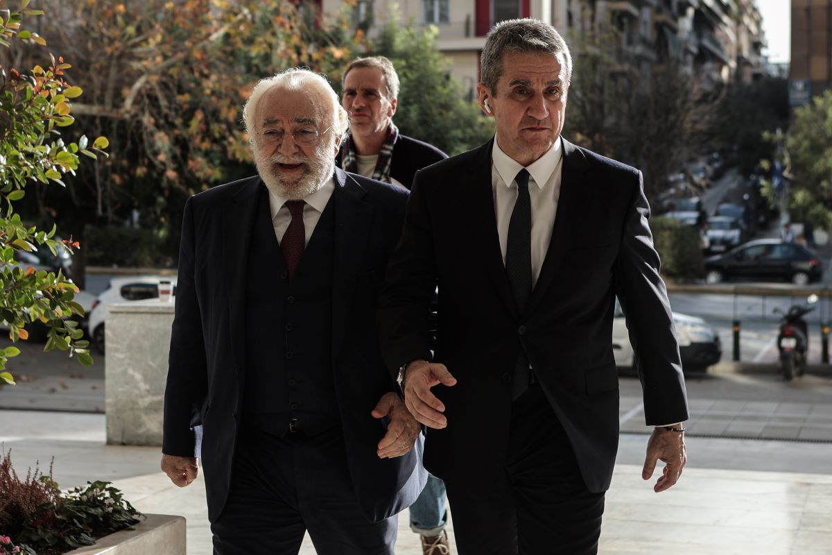 Στη διάθεση του Ειδικού Δικαστηρίου το κινητό του Καλογρίτσα – Τι δήλωσε ο Λοβέρδος