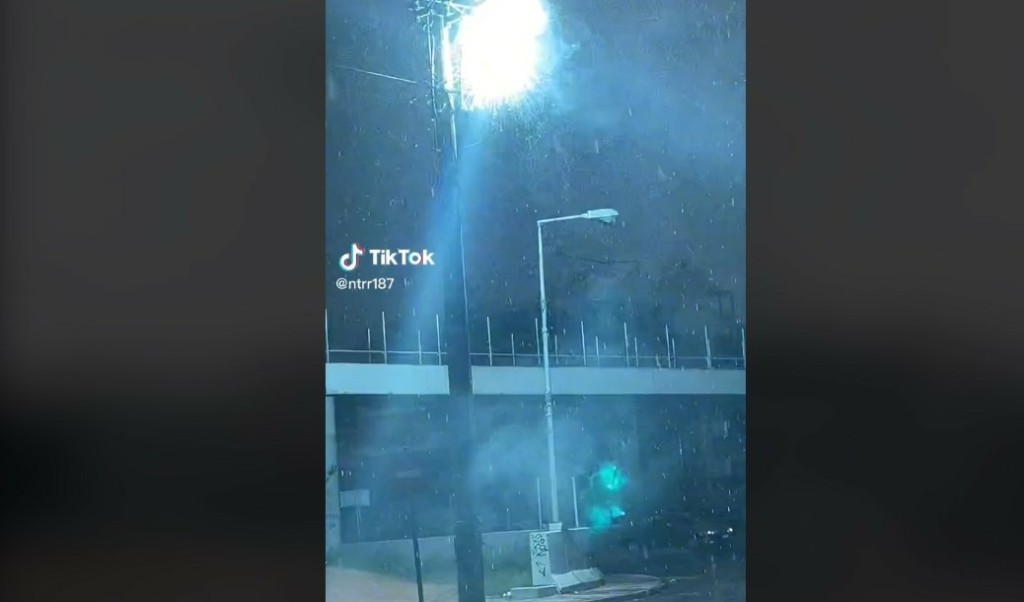 Βίντεο τη στιγμή της έκρηξης σε κολώνα της ΔΕΗ στην Εθνική Οδό Αθηνών Λαμίας